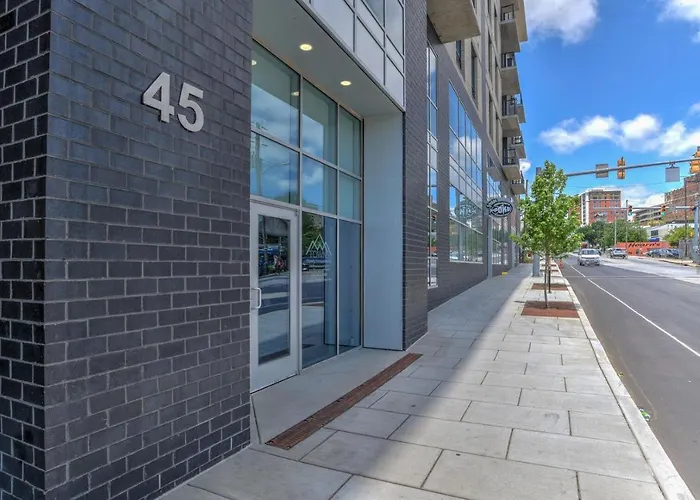 45 Asheland Avenue Unit 305